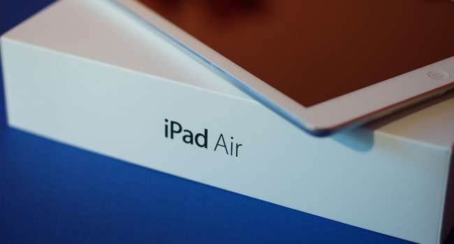 Nowa reklama iPada Air ciekawostki Youtube, Wideo, reklama, Nowa reklama iPada Air, Nowa reklama, iPad Air, iPad, Apple  Apple wydało dziś nową reklamę iPada. Po raz kolejny reklama jest w bardzo spokojnym tonie, pokazuję oczywiście piękne obrazki w trakcie, skupia się na ludziach.  Air2 650x350
