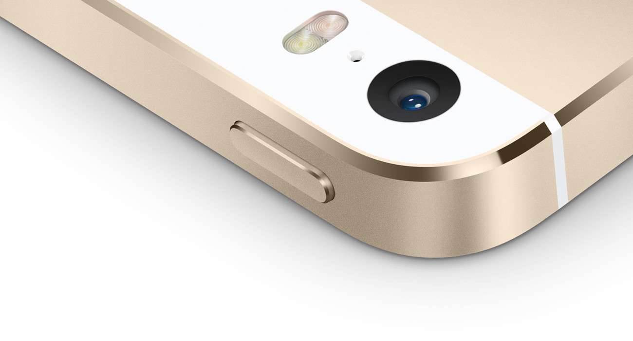 Zdjęcia okrągłej diody doświetlającej iPhone'a 6?  ciekawostki Zdjęcia okrągłej diody doświetlającej iPhone'a 6, iPhone Air, iOS, dioda iPhone 6, dioda doświetlająca iPhone 6, Apple  ElekWorld udostępnił zdjęcia podwójnej diody doświetlającej, w którą wyposażony będzie nowy smartfon Apple. Aparat 1300x700