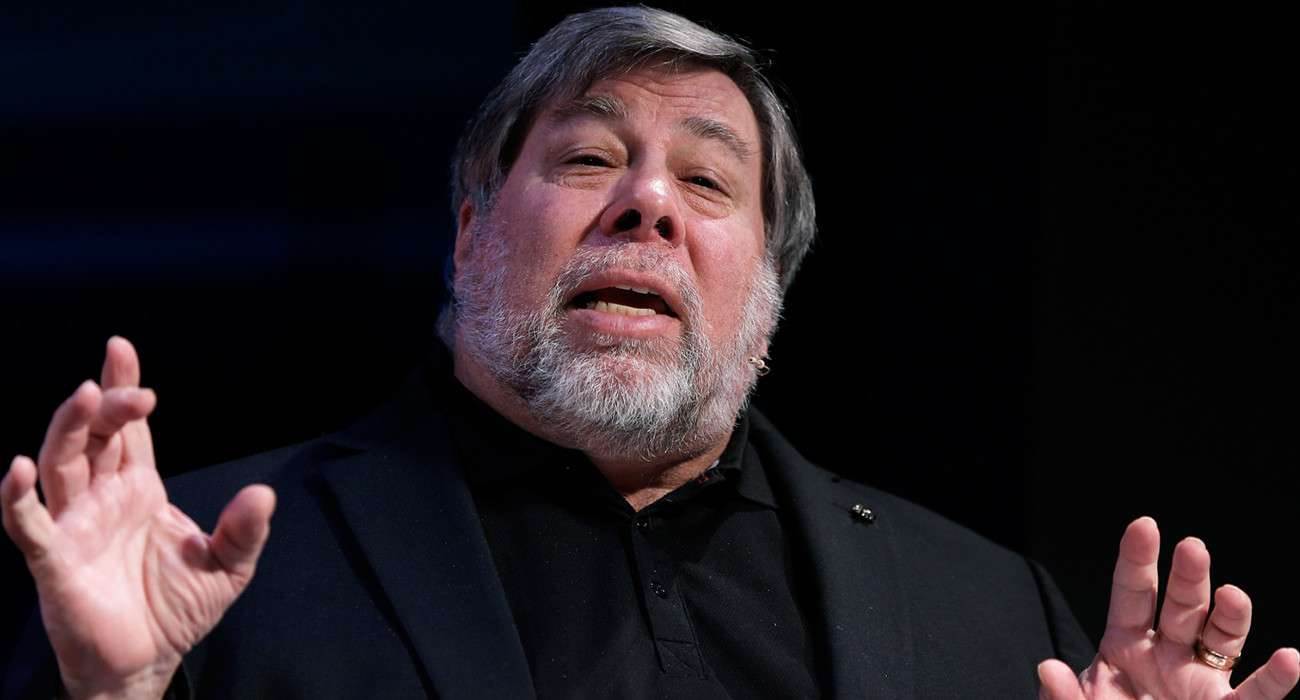 Steve Wozniak i iPhone z Androidem ciekawostki Steve Wozniak, iPhone z Androidem, Apple Android, Android na iPhone, Android  Pisaliśmy Wam ostatnio o słowach Steva Wozniaka, że Apple powinno zrobić telefon z Androidem. Steve 1300x700
