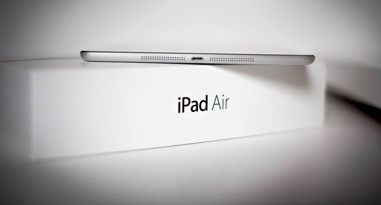 W sieci pojawiły się niepublikowane informacje o niektórych nowych produktach, które Apple wypuści w 2021 roku polecane, ciekawostki iPad Air z TouchID pod ekranem, Apple, 2021  Użytkownik o pseudonimie L0vetodream dodał na swoim Twitterze informacje o nowych produktach Apple, które firma wprowadzi do swojej oferty w 2021 roku. iPadAir1
