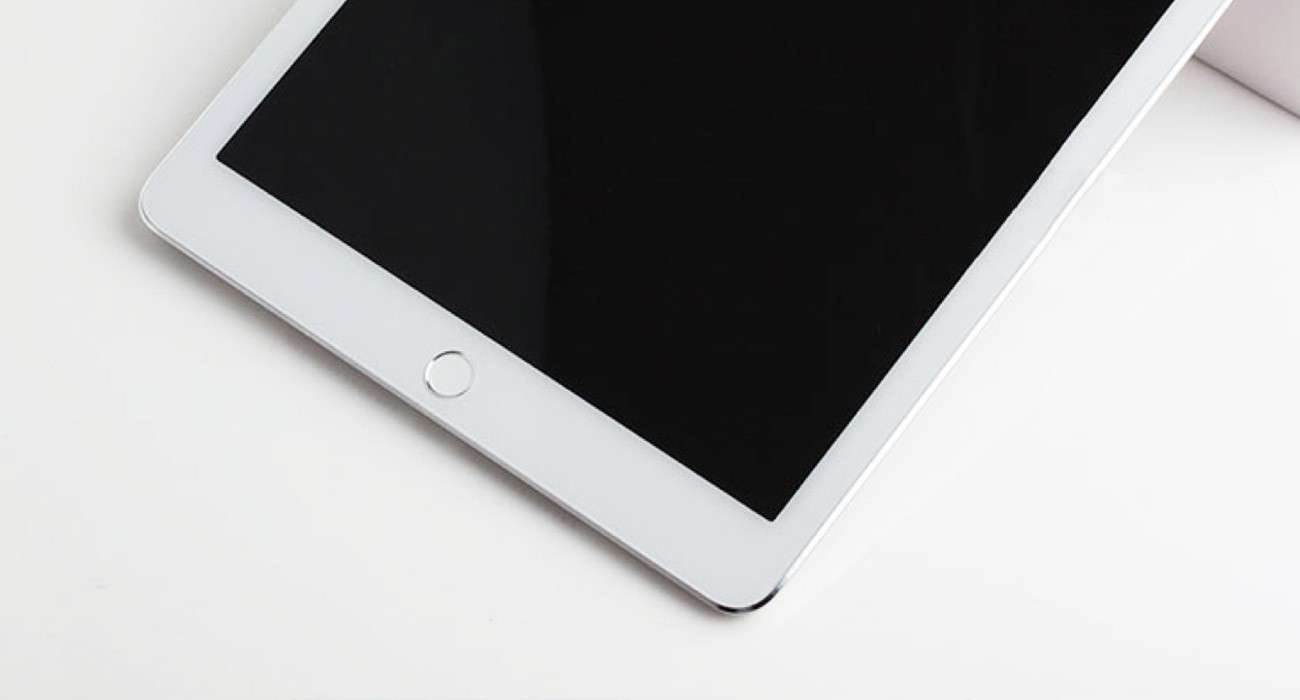 iPad Air 2 będzie najcieńszym tabletem na rynku?  ciekawostki iPad Air 2 będzie najcieńszy tablet na rynku, iPad Air 2, Apple  Zbliża się czas debiutu kolejnej generacji iPada Air. W sieci pojawiają się nowe informacje, które nie mają jeszcze potwierdzenia. Jednakże pokazują, czego możemy się spodziewać po nowym tablecie Apple.  iPadAir2.onetech.pl  1300x700