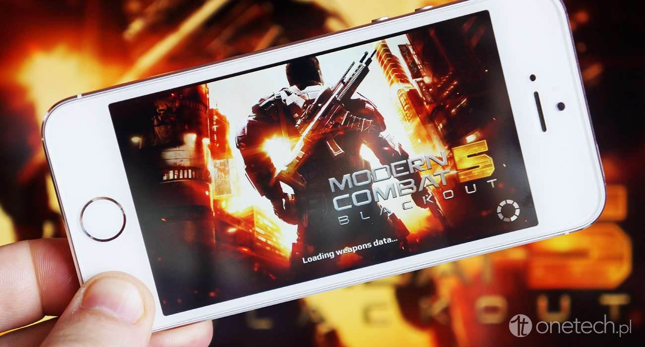 Gra Modern Combat 5: Blackout dostępna w promocji ciekawostki zapowiedź gry, Wideo, Modern Combat 5: Blackout, Modern Combat 5 przecena, Modern Combat 5 promocja, Modern Combat 5, iPhone, iPad, iOS, Gra, Gameplay, gameloft, Apple, App Store, Android  Świetna wiadomość dla fanów serii Modern Combat. Modern Combat 5: Blackout, czyli najnowsza i zarazem piąta już cześć tej serii została właśnie przeceniona i dostępna jest aktualnie w App Store w promocyjnej cenie. ModernCombat5.onetech.pl  1300x700