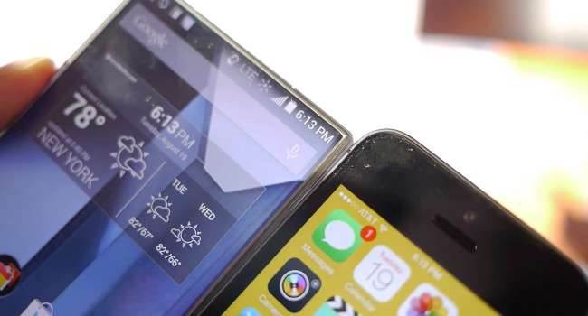 Sharp AQUOS Crystal vs iPhone 5S - krótkie porównanie na filmie ciekawostki Youtube, Wideo, Sharp Aquos Crystal, porówanie, iPhone 5s  Opisywany wczoraj przez Krzyśka Sharp AQUOS Crystal pojawił się dziś na pierwszym filmie i od razu został porównywany z iPhone 5s. Sharp 650x350