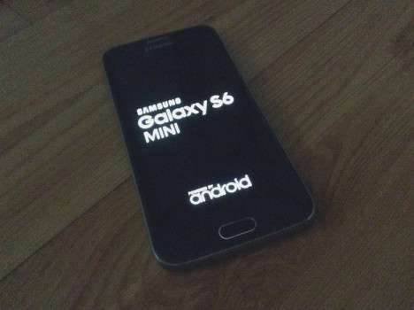 Samsung znowu postawi na mniejszy wariant flagowca? Zobaczymy S6 mini? ciekawostki samsung galaxy s6 mini, Samsung, galaxy s6 mini  Moda na mniejsze wersje flagowych smartfonów na dobre rozpoczęła się w momencie wprowadzenia przez Samsunga modelu S3 mini. Galaxy S6 Mini 3 468x350