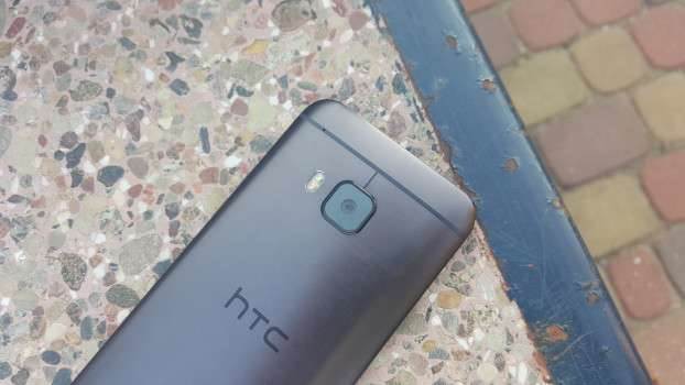 Wydanie One M9 było błędem? HTC szykuje kolejny wariant ciekawostki wydanie One M9 było błędem, One m9, Nowy HTC, HTC One M9  HTC One M9 nie okazał się hitem sprzedażowym, na jaki liczył producent. Tajwańczycy przymierzają się do wydania kolejnego modelu, ale nie zapominają o obecnym, który doczeka się małego przetasowania w swoim wnętrzu. 20150729 185614 622x350