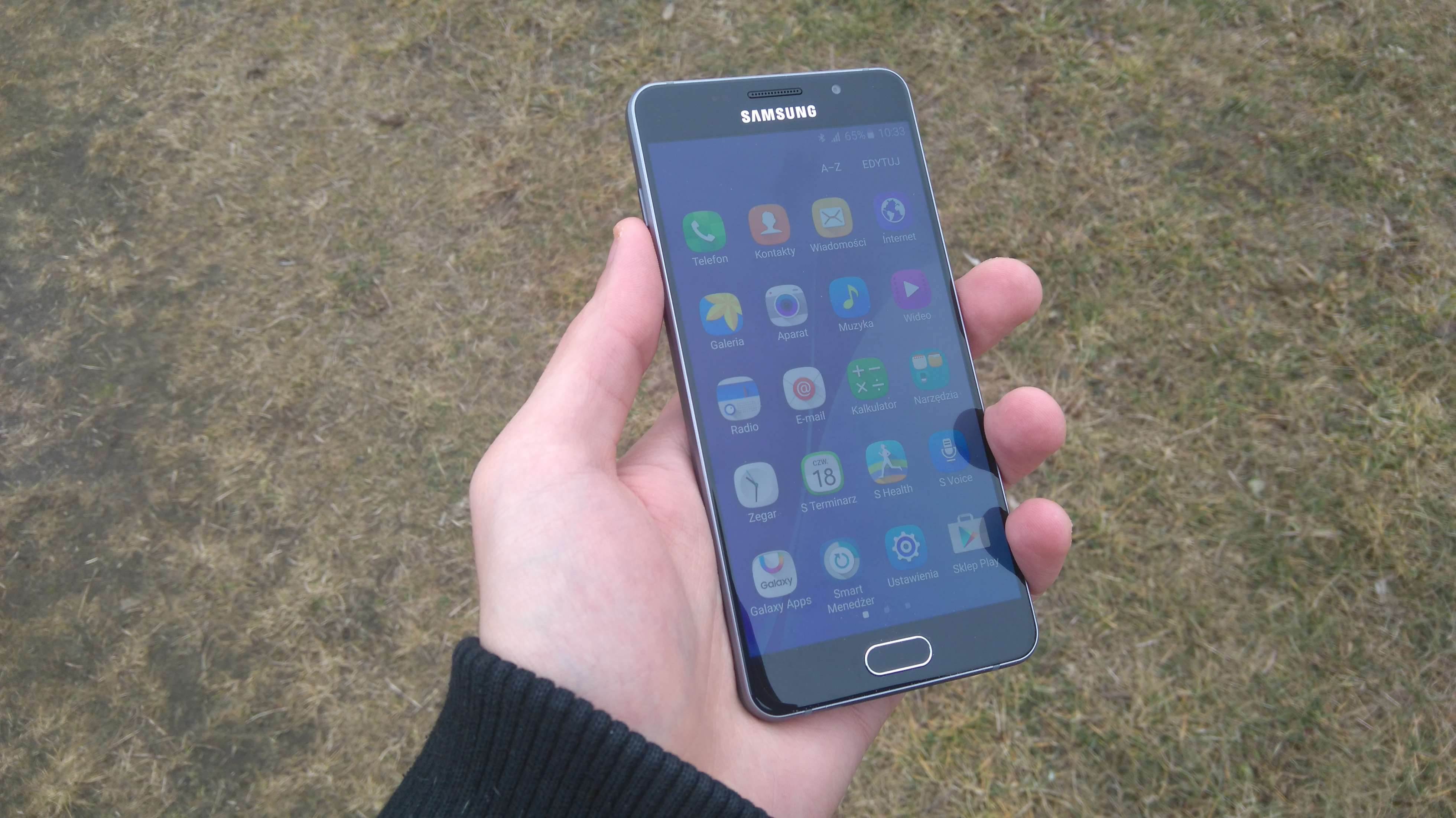 Samsung Galaxy A5 (2016) - recenzja urządzenia recenzje, polecane zalety, wady, Specyfikacja, Samsung Galaxy A5 2016, Samsung, recenzja Samsung Galaxy A5 (2016), Recenzja, polska recenzja, Opis, czy warto kupić Samsung Galaxy A5 (2016), cena, a5 z 2016, 2016  Samsung na nowo zapałał miłością do wysokiej jakości wykonania swoich mobilnych produktów, czego dowodem jest tegoroczna seria A. DSC 0004