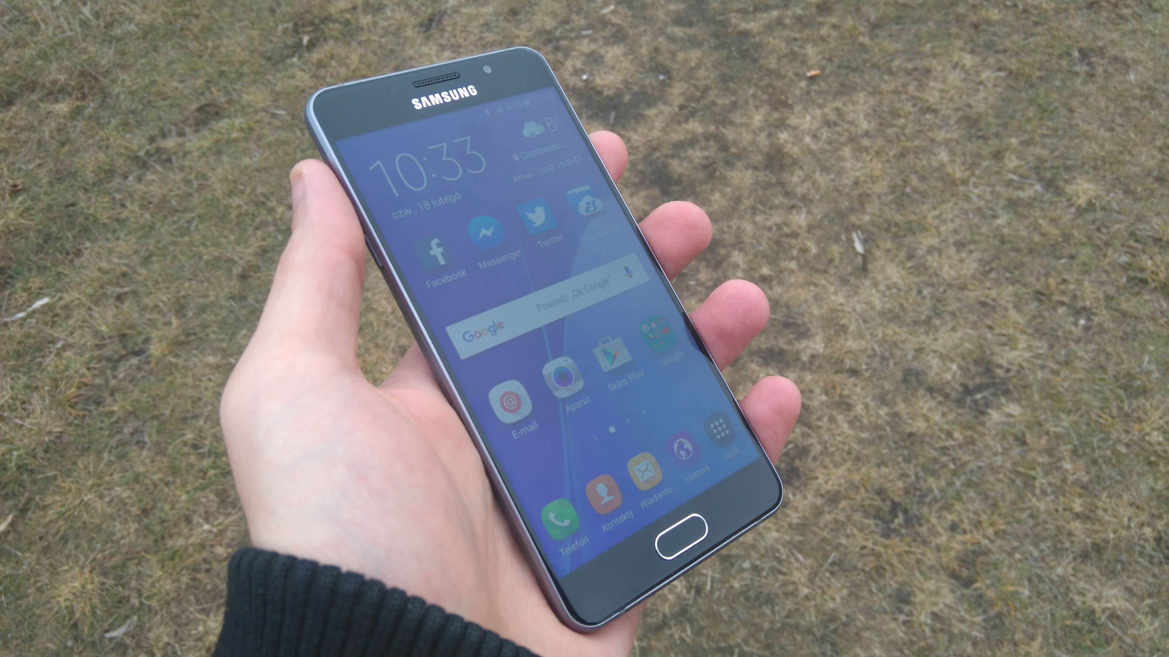 Samsung Galaxy A5 (2016) - recenzja urządzenia recenzje, polecane zalety, wady, Specyfikacja, Samsung Galaxy A5 2016, Samsung, recenzja Samsung Galaxy A5 (2016), Recenzja, polska recenzja, Opis, czy warto kupić Samsung Galaxy A5 (2016), cena, a5 z 2016, 2016  Samsung na nowo zapałał miłością do wysokiej jakości wykonania swoich mobilnych produktów, czego dowodem jest tegoroczna seria A. DSC 0005 1