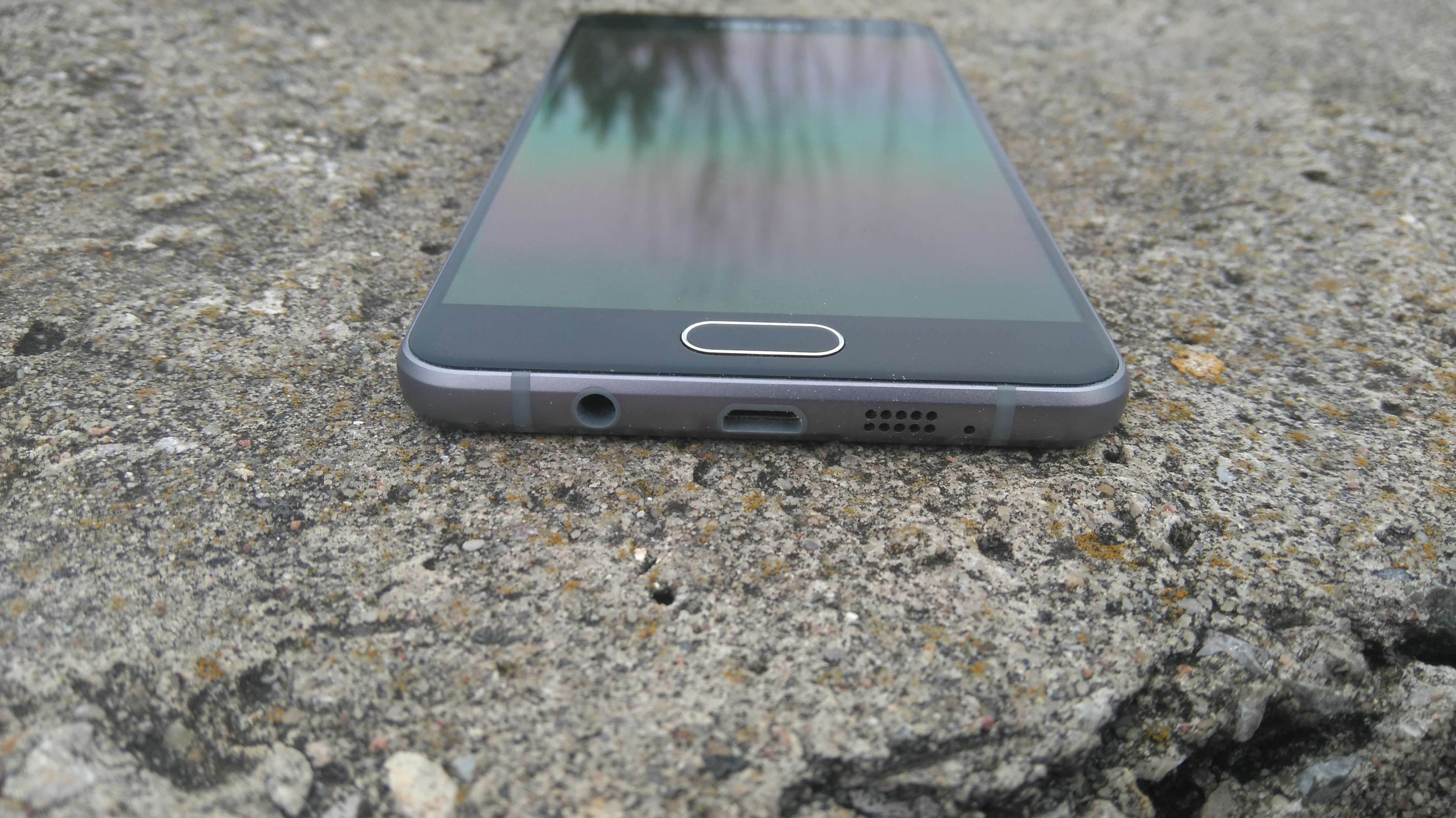 Samsung Galaxy A5 (2016) - recenzja urządzenia recenzje, polecane zalety, wady, Specyfikacja, Samsung Galaxy A5 2016, Samsung, recenzja Samsung Galaxy A5 (2016), Recenzja, polska recenzja, Opis, czy warto kupić Samsung Galaxy A5 (2016), cena, a5 z 2016, 2016  Samsung na nowo zapałał miłością do wysokiej jakości wykonania swoich mobilnych produktów, czego dowodem jest tegoroczna seria A. DSC 0008 1