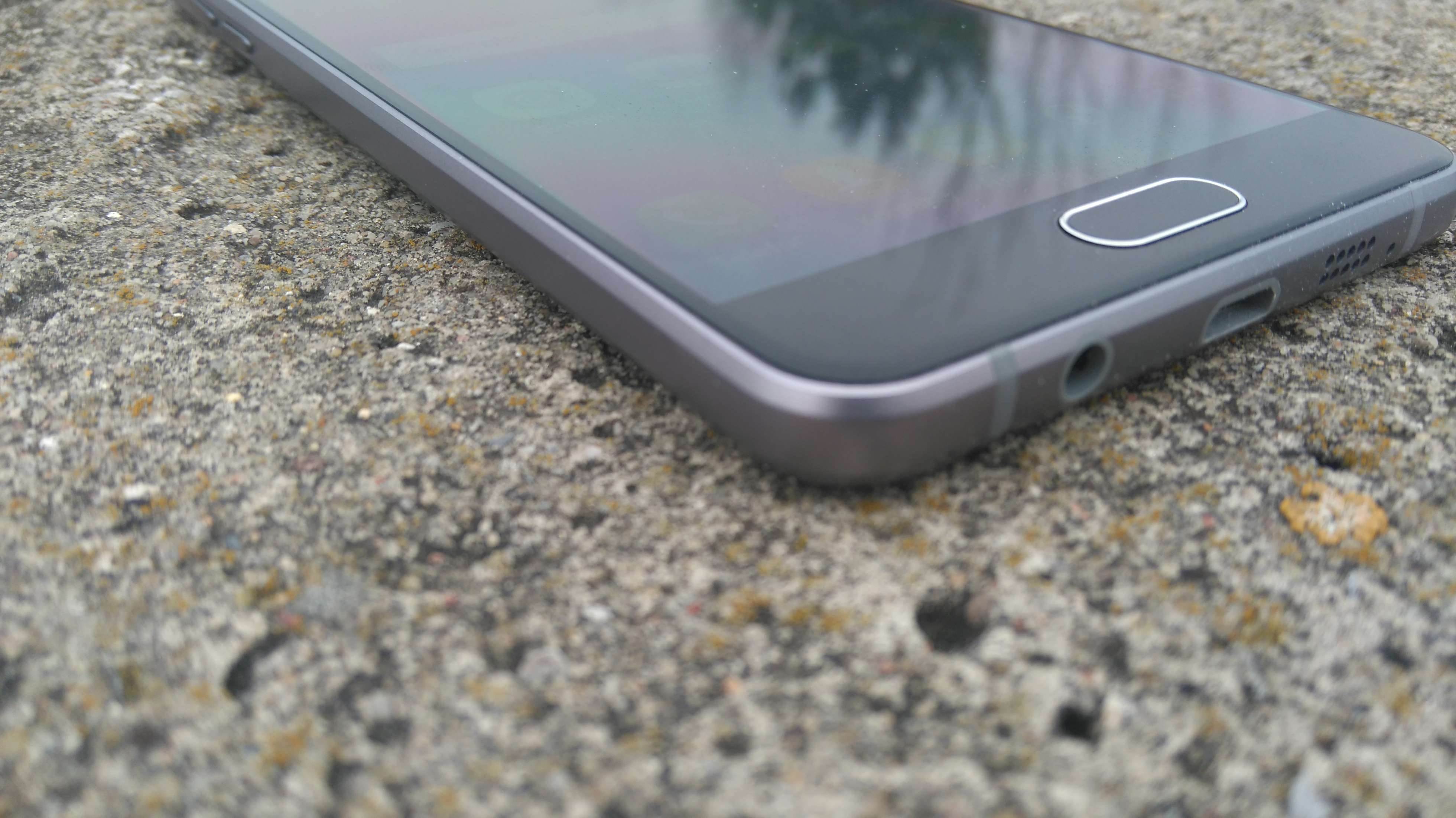 Samsung Galaxy A5 (2016) - recenzja urządzenia recenzje, polecane zalety, wady, Specyfikacja, Samsung Galaxy A5 2016, Samsung, recenzja Samsung Galaxy A5 (2016), Recenzja, polska recenzja, Opis, czy warto kupić Samsung Galaxy A5 (2016), cena, a5 z 2016, 2016  Samsung na nowo zapałał miłością do wysokiej jakości wykonania swoich mobilnych produktów, czego dowodem jest tegoroczna seria A. DSC 0014 1