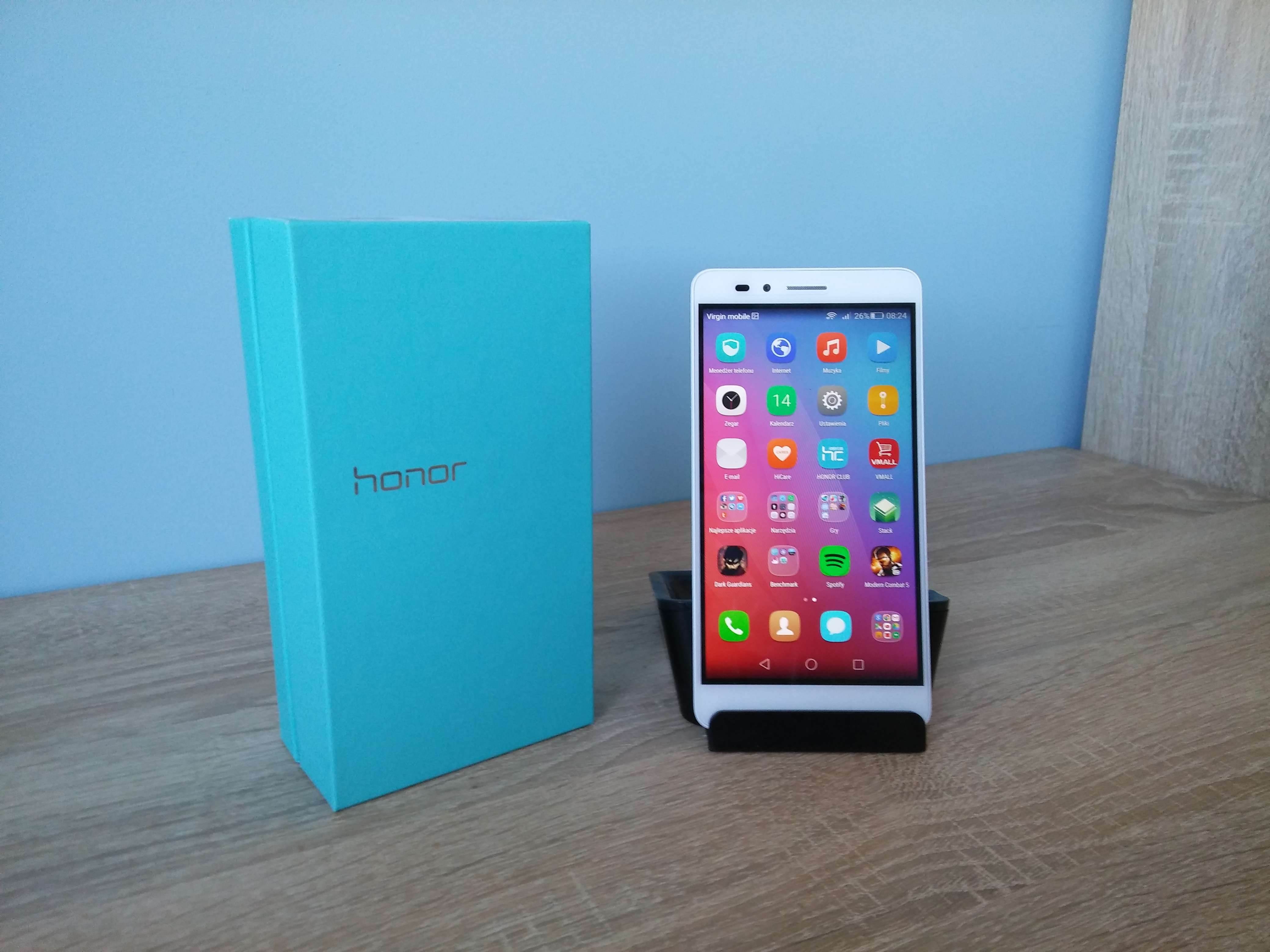 Honor 5X - recenzja urządzenia recenzje, polecane zalety, Youtube, Wideo, wady, Specyfikacja, smartfon Honor 5X, recenzja Honor 5X, polska recenzja Honor 5X, jakie zdjęcia robi Honor 5X, jakie filmy nagrywa Honor 5X, Honor 5X, cena Honor 5X  W tym roku zadebiutowało wiele sztandarowych modeli urządzeń mobilnych, ale to nie znaczy, że reszta segmentów nie jest eksploatowana. Szczególną uwagą należy obdarzyć wydanego niedawno Honora 5X, który dołącza do budżetowej półki cenowej i ma wiele dobrego do zaoferowania. 20160314 082429
