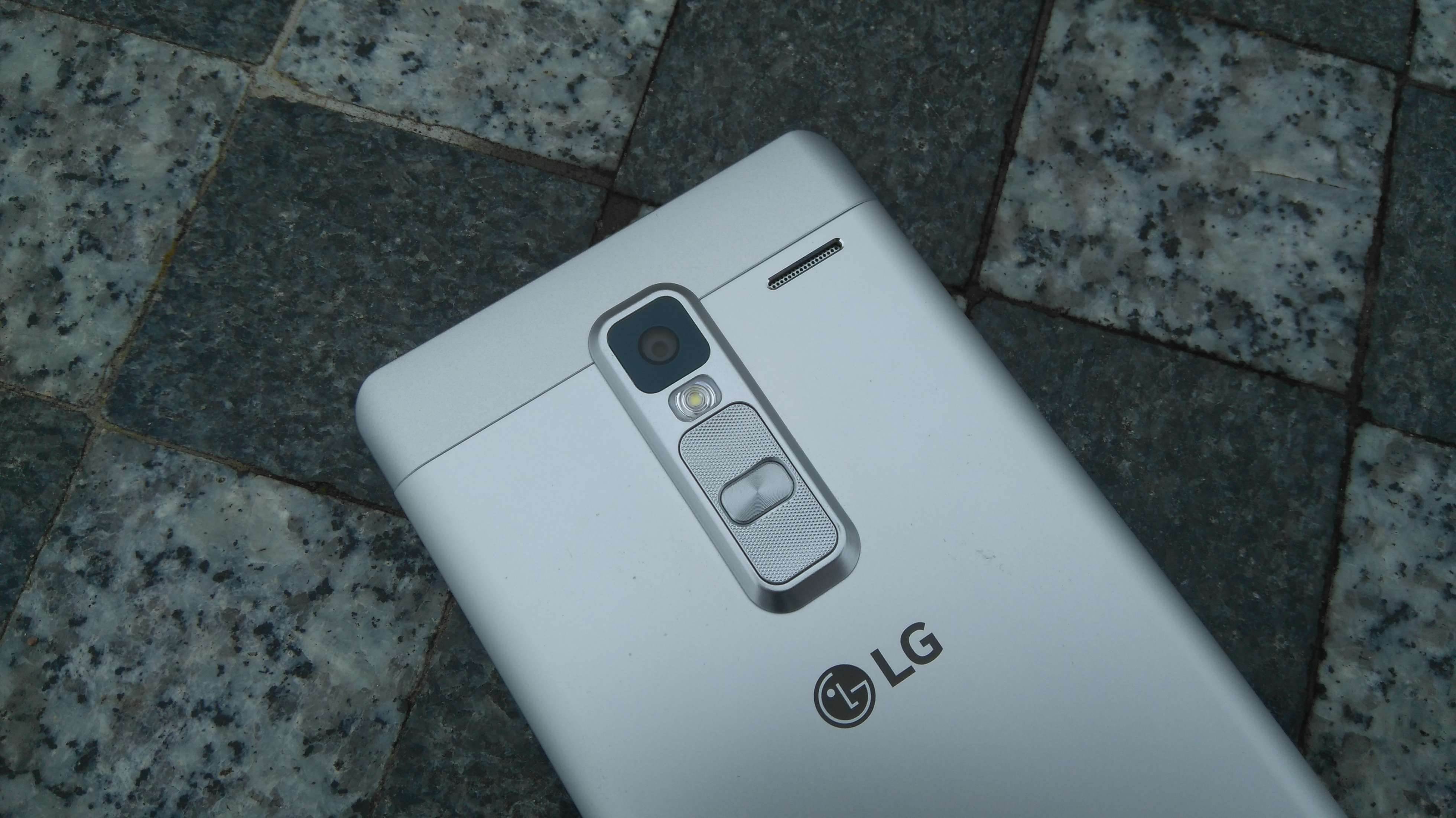 LG Zero - recenzja urządzenia recenzje, polecane zalety, właściwości, Wideo, wady, specyfikacja LG Zero, recenzja LG Zero, polska recenzja LG Zero, LG Zero, LG, jakie zdjęcia robi LG Zero, czy warto kupić LG Zero, cena  Większość producentów budżetowych urządzeń mobilnych raczy nas zazwyczaj konstrukcją z tworzywa sztucznego i długo będziemy czekali na zmianę ich podejścia.Na szczęście LG modelem Zero pokazuje, że tani sprzęt również może być wykonany z aluminium, a jego cena pozostanie bez zmian.  DSC 0009 4