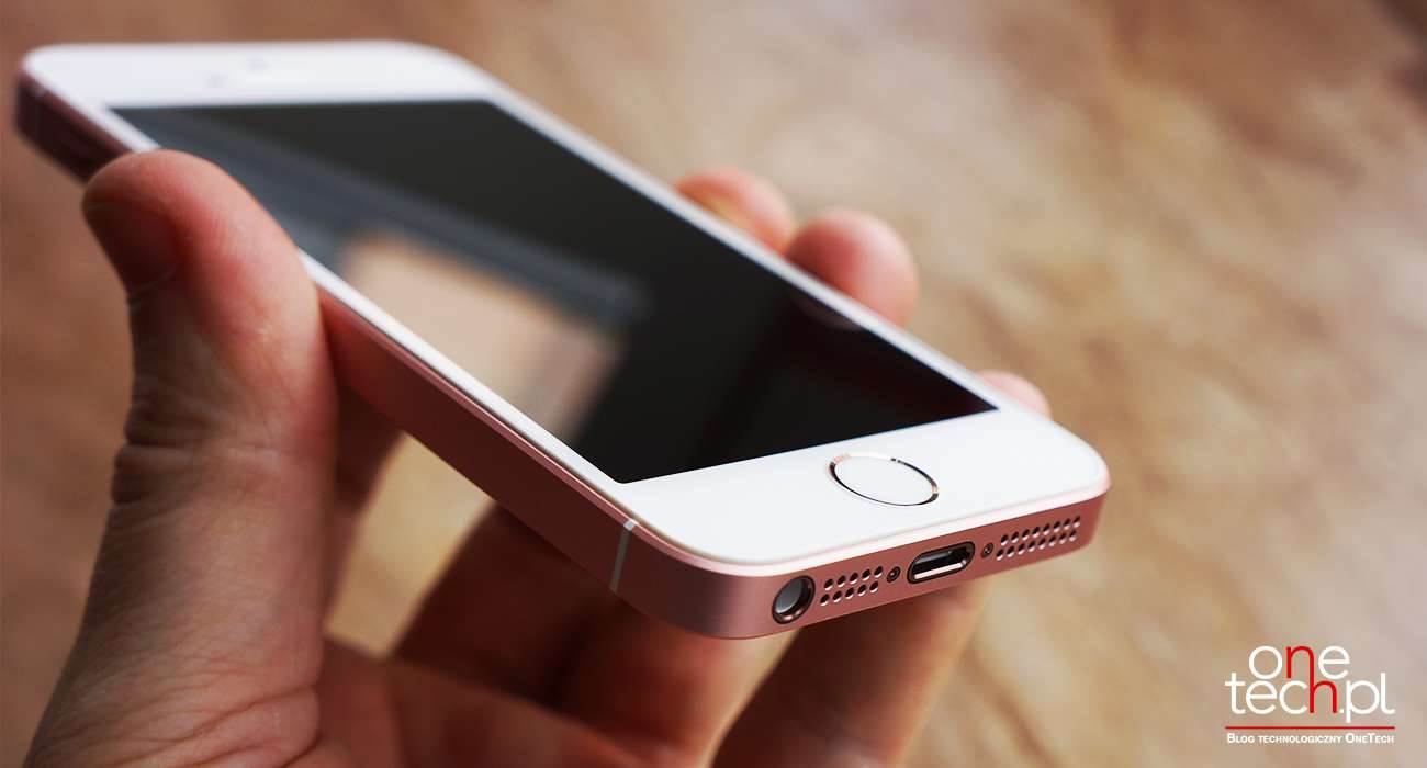 Pierwszy iPhone SE trafia na listę urządzeń przestarzałych ciekawostki iPhone SE przestarzały, iphone se, Apple  Firma Apple ogłosiła, że Phone SE 1. generacji, który zadebiutował na rynku w marcu 2016 roku, został oficjalnie sklasyfikowany jako produkt przestarzały. iPhoneSE.1