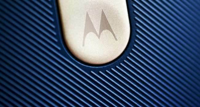 Moto Z2 Play dostępna w sprzedaży  ciekawostki Specyfikacja, Moto Z2 Play cena, Moto Z2 Play, cena  W końcu Motorola wprowadziła do sprzedaży Moto Z2 Play, następczynię Moto Z, która słynie z długiego czasu pracy na jednym ładowaniu.  moto 1 650x350