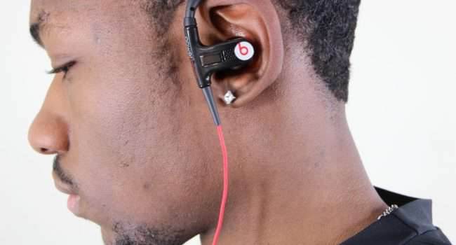 Słuchawki Powerbeats 3 z chipem W1 dostępne w sprzedaży ciekawostki Słuchawki Powerbeats 3 z chipem W1, Słuchawki Powerbeats 3, słuchawki, Powerbeats 3 z chipem W1, ile kosztują, cena  Na początku zeszłego miesiąca obok iPhone'a 7/Plus pojawiły się pierwsze słuchawki Beats z układem scalonym W1 (Bluetooth), a teraz dostępne są kolejne. sluchawki 1 650x350
