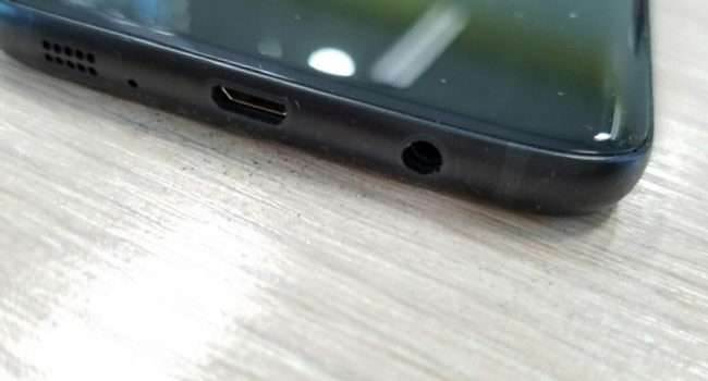 Samsung Galaxy S7 edge w kolorze Jet Black na pierwszych zdjęciach ciekawostki Samsung Galaxy S7 edge onyks, Samsung Galaxy S7 edge jet black, nowy Samsung Galaxy S7 edge  Premiera Samsunga Galaxy S7 edge już w przyszłym miesiącu, więc w sieci zaczynają pojawiać się pierwsze zdjęcia. edge 650x350