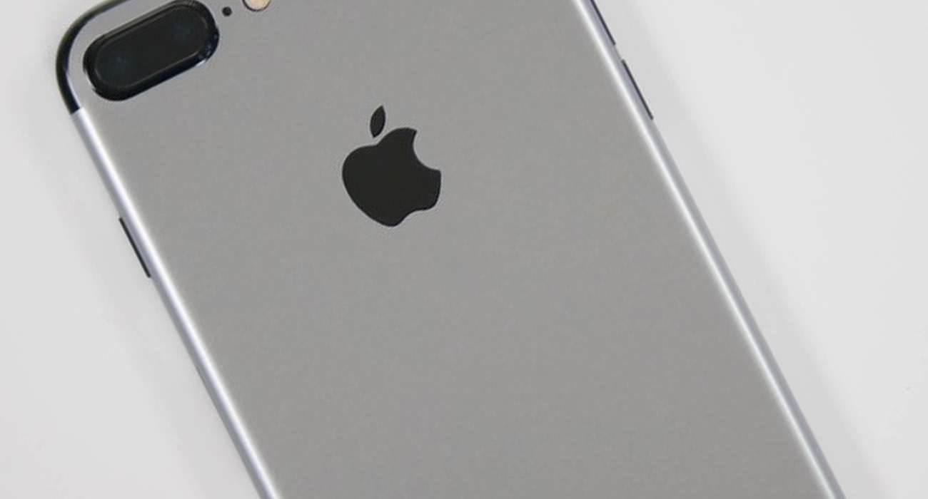iPhone z wyświetlaczem OLED będzie dostępny w mniejszym nakładzie ciekawostki OLED, iPhone edition, iPhone 8, Apple  Do tej pory doniesienia mówiły, że iPhone z wyświetlaczem OLED nie pojawi się na półkach sklepowych we wrześniu bieżącego roku. iP7Plus