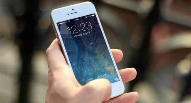 Apple po cichu wprowadziło ustawienia Ethernetowe do iOS 10.2 / 10.2.1 polecane, ciekawostki Wideo, iPhone, iPad, internet w iPhone za pomocą kabla, ethernet, Apple  Wygląda na to, że Apple po cichaczu dodało ustawienia związane z siecią kablową (Ethernet), które pierwotnie były ukryte w obecnie najnowszej wersji oprogramowania układowego dla urządzeń mobilnych Apple. iPhone 650x350