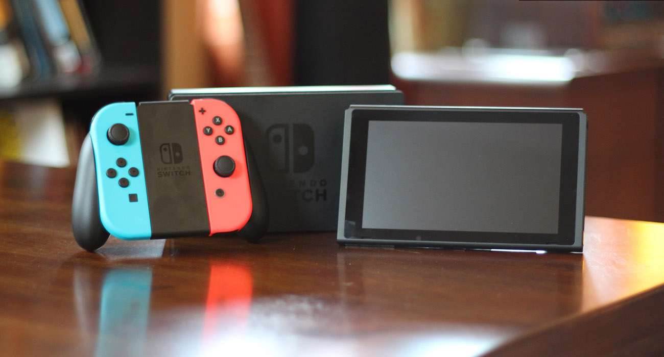 Luca Todesco złamał zabezpieczenia Nintendo Switch ciekawostki zabezpieczenia Nintendo Switch, Nintendo Switch złamana, Nintendo Switch  Od niedawna wszyscy zainteresowani konsolą Nintendo Switch mogą pośpieszyć do sklepu i ją kupić, ale opinie na jej temat są podzielone. nintendo