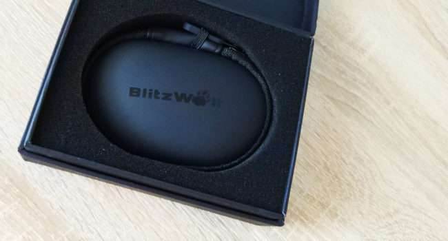 Słuchawki BitzWolf BW-VOX1 - test i recenzja recenzje, akcesoria test, słuchawki, Recenzja, cena, BitzWolf BW-VOX1  Muzyki słucham zazwyczaj podczas spacerowania po mieście lub grania na konsoli. W domu jednak tego nie robię, co nie zmienia faktu, że od czasu do czasu znajdzie się wyjątek od tej reguły. Tym razem były to testy słuchawek BlitzWolf BW - VOX1. sluchawki 1 650x350