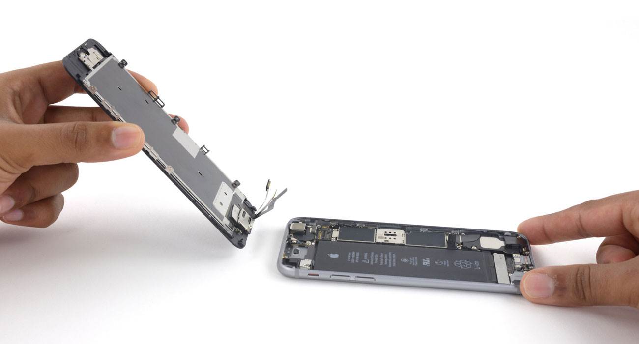 Apple wprowadza nowe zasady dotyczące naprawy iPhone'a polecane, ciekawostki wymiana baterii w apple store, nieoryginalna bateria, Apple  Francuska wersja iGeneration informuje, że Apple zmieniło zasady naprawy iPhone'a w sklepie Apple Store i Genius Bar, w przypadku gdy w telefonie znajduje się nieoryginalna bateria.
 bateria6s 1