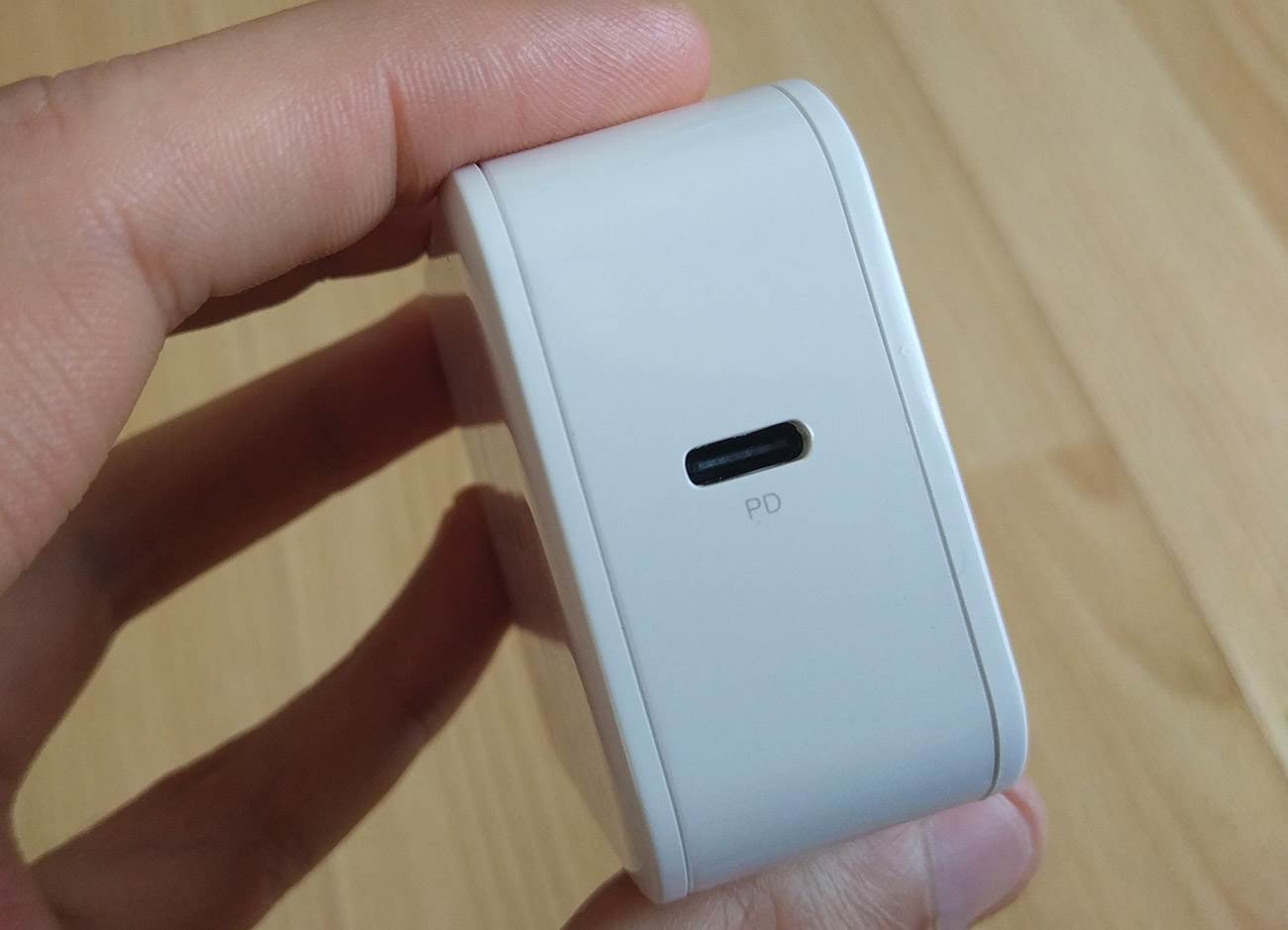 Apple udostępnia dokumentację dla kabli USB-C - Lightning i adapterów dla standardowego gniazda słuchawkowego ciekawostki   Członkowie programu Made for iPhone otrzymali od Apple dokumentację dla nowych kabli, które niebawem pojawią się w ofertach firm trzecich. ladowarka 3