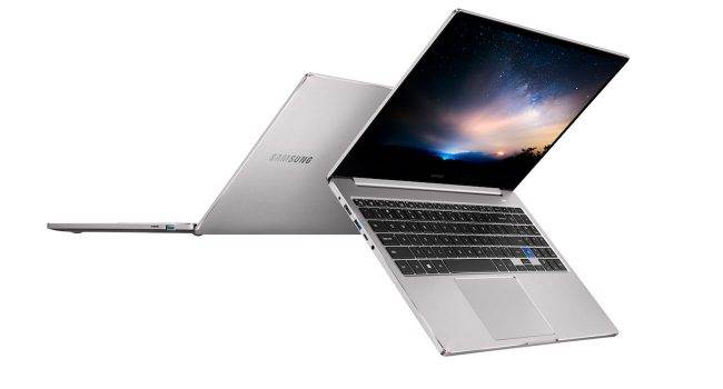 Samsung znów kopiuje od Apple. Notebook 7 wygląda jak MacBook Pro polecane, ciekawostki samsung notebook 7, Samsung, MacBook, laptop, cena  Kilka godzin przed konferencją dla programistów Apple WWDC 2019, jeden z głównych konkurentów amerykańskiej firmy - Samsung - zaprezentował nowe notebooki z serii Notebook 7. Wersje 13-calowe i 15-calowe łudząco przypominają MacBooka Pro. samsung 650x350