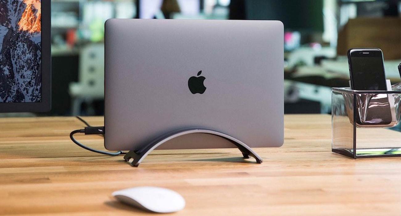 Apple wypuściło nowe wersje MacBooka Air i MacBooka Pro. 12" MacBook wycofany z produkcji ciekawostki   Wczoraj wieczorem za pomocą specjalnej notki prasowej firma Apple poinformowała o prowadzeniu do swojej oferty odświeżonych wersji MacBooka Air i MacBooka Pro. Laptopy pojawiły się w ofercie w przeddzień sezonu szkolnego.
 Macbook12