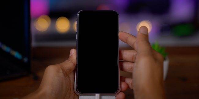 iPhone 11 / 11 Pro / 11 Pro Max - jak wprowadzić smartfon w tryb DFU jak ponownie uruchomić urządzenie oraz jak wejść w tryb Recovey iPhone 11 Exit out of Recovery 650x325 - iPhone 11 / 11 Pro / 11 Pro Max - jak wprowadzić smartfon w tryb DFU jak ponownie uruchomić urządzenie oraz jak wejść w tryb Recovey