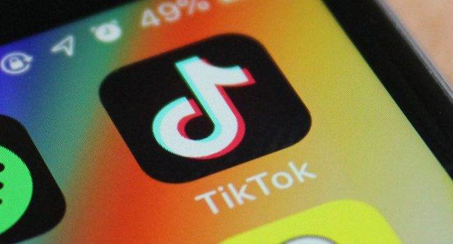 Czy TikTok rzeczywiście omija zabezpieczenia systemu iOS? ciekawostki TikTok, iPhone, iOS  Czy TikTok rzeczywiście omija zabezpieczenia iOS i może uzyskać dostęp do pełnych danych użytkownika? Zobacz najnowsze badania przeprowadzone przez  The Wrap. TikTok 650x350