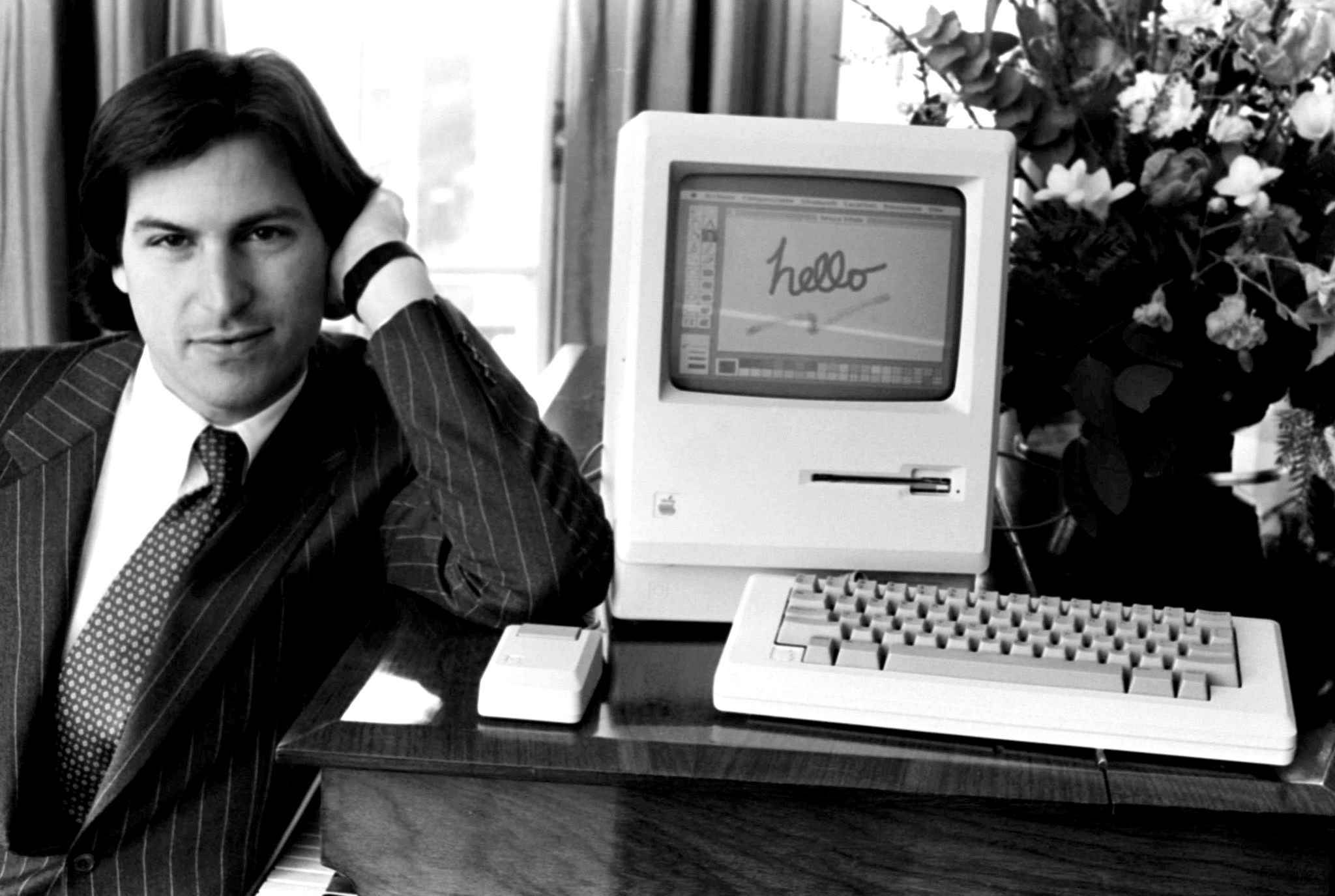 Apple obchodzi dziś 44 urodziny polecane, ciekawostki Apple, 44 urodziny Apple  Dokładnie 44 lata temu, 1 kwietnia 1976 roku, Steve Jobs i Steve Wozniak oraz Ronald Wayne założyli Apple Computer, późniejsze Apple. Steve Jobsmacintosh22