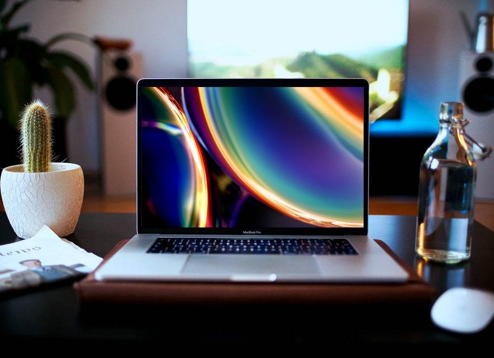 Pobierz tapety z nowego 13-calowego MacBooka Pro polecane, ciekawostki tapeta, MacBook Pro 2020 tapeta, 13&quot; MacBook Pro tapeta  Przedwczoraj Apple oficjalnie zaprezentowało i wprowadziło do swojej oferty odświeżone 13-calowe MacBooki Pro. Oprócz wnętrza w urządzeniach pojawiły się także nowe tapety. M2