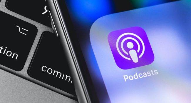 Podcasty Apple nagle zyskały na popularności ciekawostki podcasty Apple, Apple  Ocena aplikacji Apple Podcasts wzrosła z alarmującego 1,8 gwiazdki do 4,6 gwiazdek w ciągu zaledwie miesiąca. Dlaczego? podcasty 650x350