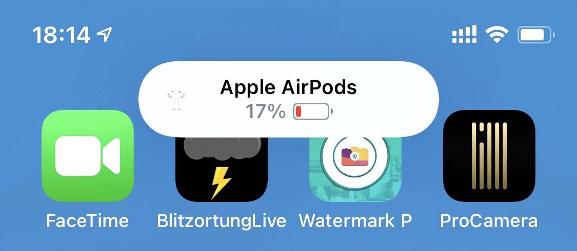 iOS 14 wprowadza powiadomienia o stanie baterii Apple Watch i AirPods polecane, ciekawostki powiadomienia o ladowaniu, powiadomienia o baterii, iOS 14, Apple  W udostępnionej kilka dni temu iOS 14 beta odnaleziono kolejne funkcje, które związanie są z ładowaniem Apple Watch i AirPods. ladowanie iOS14 3