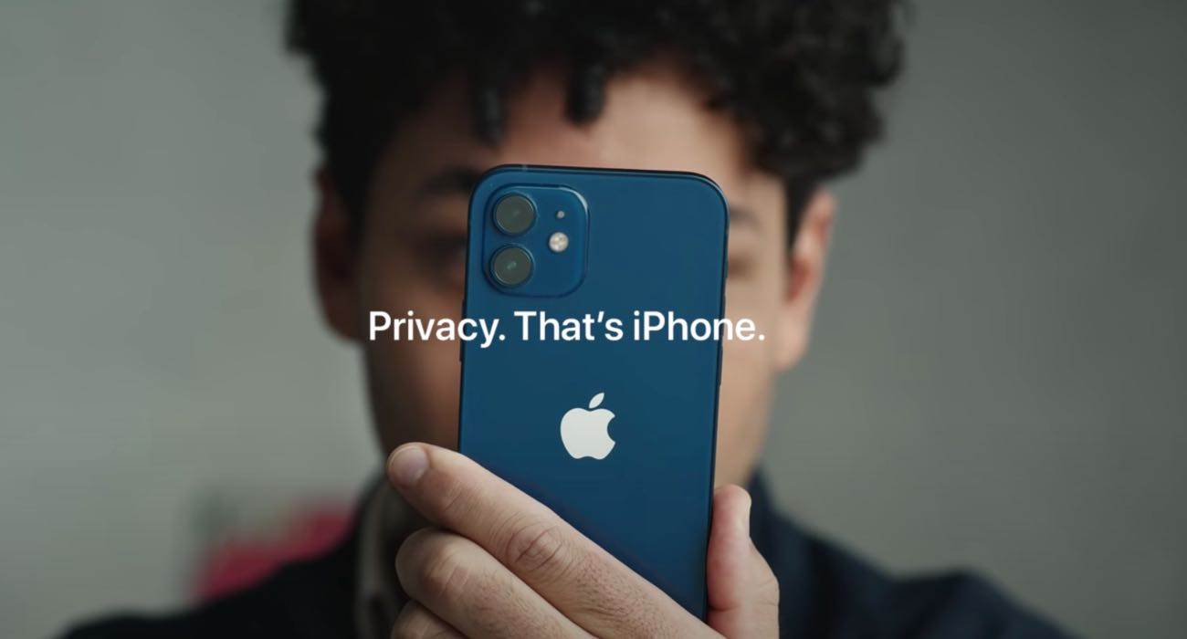 Apple zmienia zdanie i opóźnia uruchomienie funkcji skanowania zdjęć na iPhone ciekawostki skanowanie zdjec iphone, scam, Apple  Apple przełożyło start nowej funkcji bezpieczeństwa dzieci, która miała skanować zdjęcia użytkowników iPhone'a pod kątem wykrywania pornografii dziecięcej (CSAM). prywatnosc