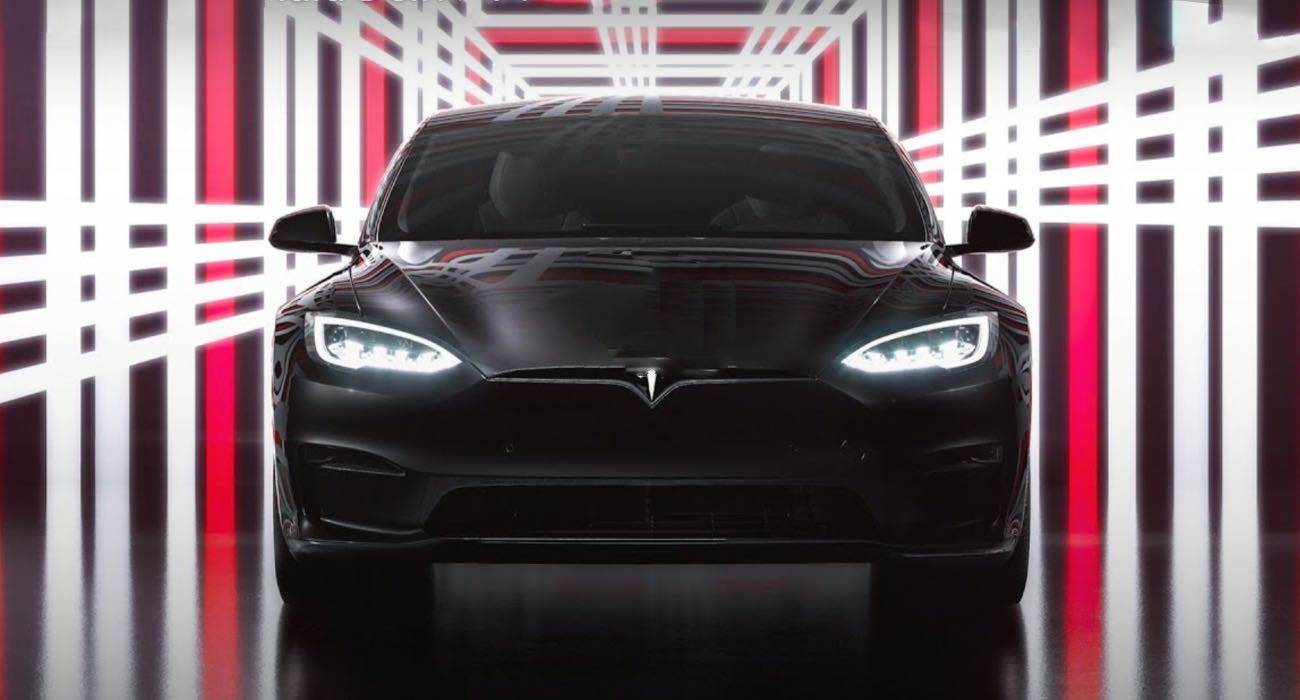 Nowa Tesla Model S Plaid oficjalnie zaprezentowana. Auto przyspiesza do setki w zaledwie 2 sekundy polecane, ciekawostki Wideo, Tesla Model S Plaid, Tesla, Model S Plaid  CEO Tesli, Elon Musk, w końcu pokazał topową wersję flagowego samochodu elektrycznego Model S Plaid, który przyspiesza od 0 do 100 km/hw zaledwie 2 sekundy i jest w stanie przejechać do 630 km bez ładowania. tesla