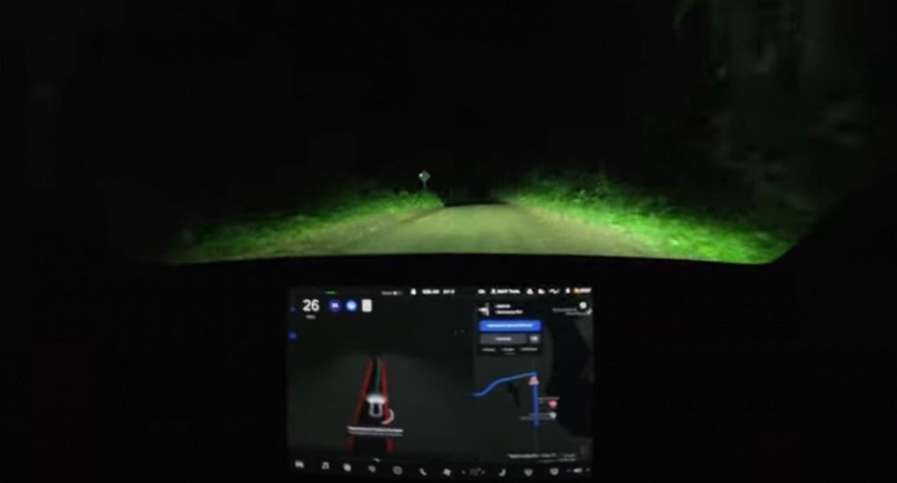 Tesla może już jeździć na autopilocie nawet po polnej drodze bez oznakowania polecane, ciekawostki Wideo, Tesla, polna droga, FSD v9, autopilot  Tesla wydała długo oczekiwaną aktualizację oprogramowania Full Self-Driving Beta v9 (FSD v9) dla swoich pojazdów. FSD to warunkowo pełna funkcja autopilota, która pozwala na samodzielne poruszanie się samochodu, nawet po mieście.  Tesla 1