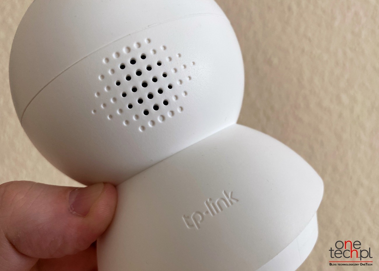 TP-Link Tapo C200 tania i dobra kamerka Wi-Fi do monitorowania domu recenzje, ciekawostki   Czy kiedykolwiek zastanawiałeś się jak poprawić bezpieczeństwo swojego domu? Istnieje wiele sposobów od zamków po alarmy, która niestety są bardzo drogie. Dlatego dziś mamy dla Was coś taniego i sprawdzonego. kamera 4