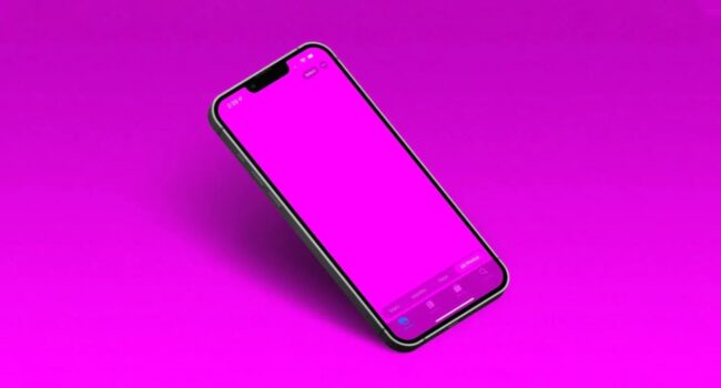 Różowy ekran iPhone 13 | 13 Pro - co robić? poradniki, ciekawostki Różowy ekran iPhone 13 Pro, Różowy ekran iPhone 13, jak naprawic Różowy ekran iPhone 13  Od czasu premiery serii iPhone 13 niektórzy użytkownicy napotkali błąd, który powoduje, że ekran iPhone zmienia kolor na różowy. Często towarzyszy temu niska wydajność, zawieszanie się, błąd aplikacji lub nieoczekiwane wyłączanie. rozowyekraniPhone 650x350