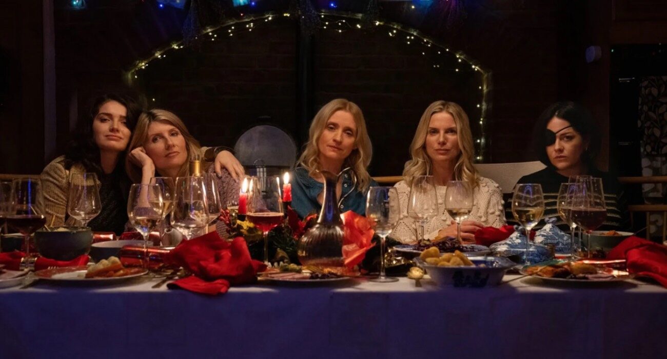 Apple ogłasza nowy serial komediowy "Bad Sisters" ciekawostki Bad Sisters, AppleTV+  Serwis streamingowy Apple TV+ ogłosił nową serię "Bad Sisters", autorstwa nominowanej do nagrody Emmy i zdobywczyni nagrody BAFTA Sharon Horgan. badsister 1300x700