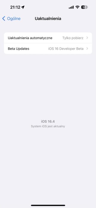 iOS 16.4 blokuje możliwość darmowej instalacji systemu w wersji beta ciekawostki koniec bezpłatnego dostępu do beta iOS, iOS 16.4  Od kilku lat Apple oferuje program deweloperski dla iOS, który umożliwia wczesny dostęp do najnowszych funkcji. Niestety wraz z iOS 16.4 kończy się darmowe instalowanie deweloperskich wersji systemu. beta2 323x700