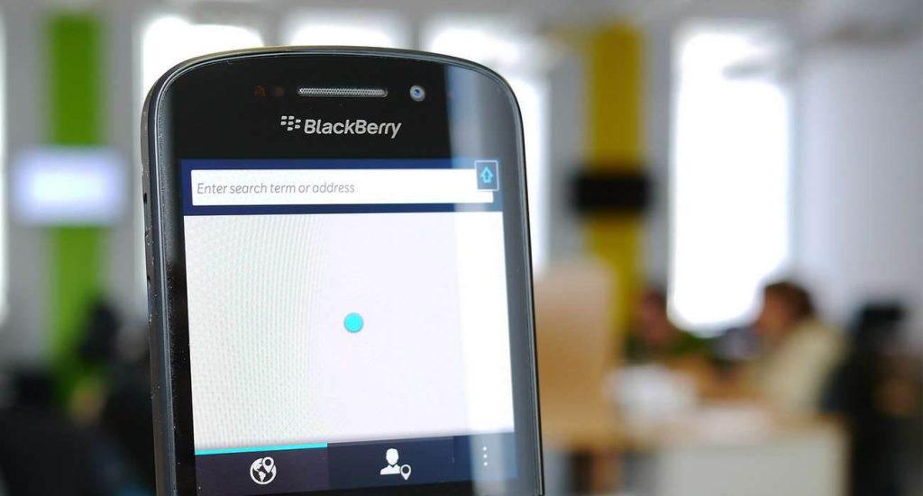 BB 1 1024x551 - CarPlay bazuje na systemie od BlackBerry