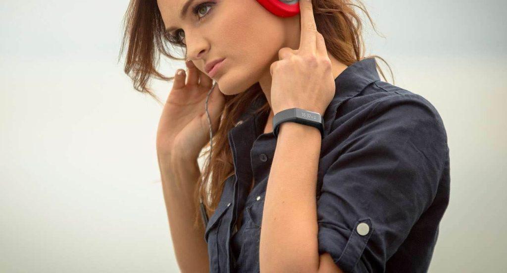 UNITRA1 1 1 1024x551 - Co w zanadrzu ma Unitra SmartBand U1