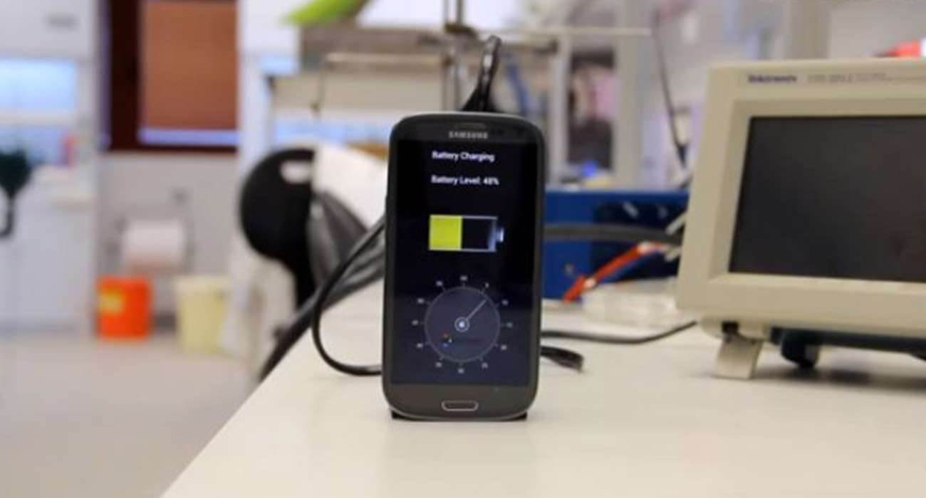 bateria 12 - Startup i ładowanie baterii smartfona w 30 sekund!