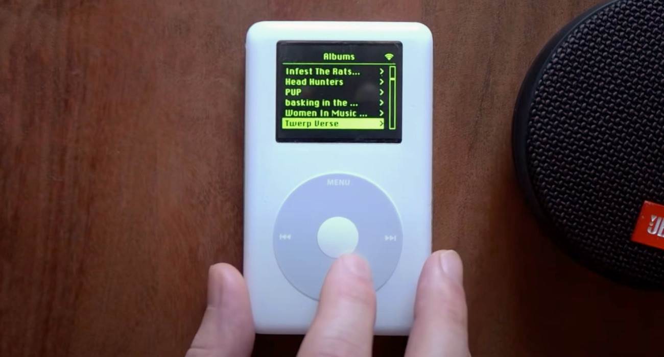 iPod spotify 1 - Deweloper zmodyfikował starego iPod Classic i dodał do niego Spotify oraz Wi-Fi